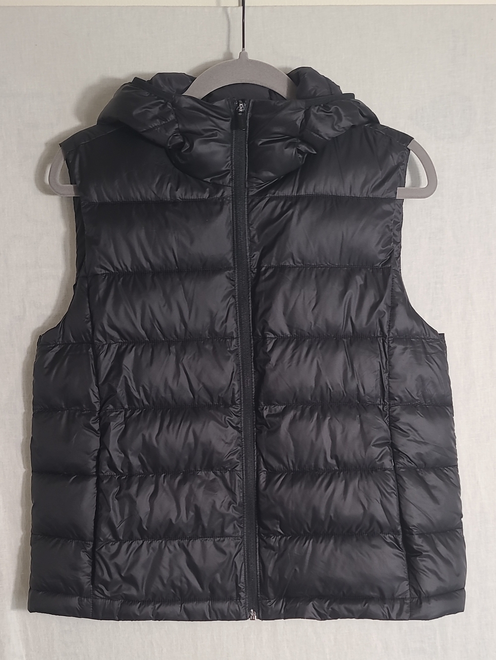 Athleta Aire Black Quilted Hooded Puffer Vest Size Small